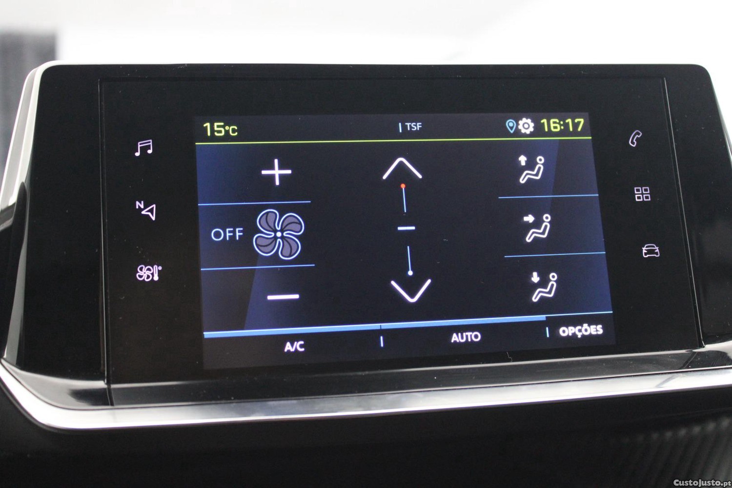 Peugeot e-2008 ALLURE — fotografia 18