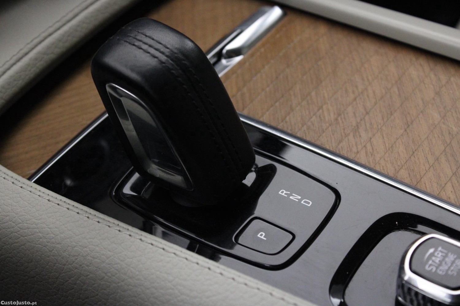 Volvo V90 2.0 B4 MOMENTUM PLUS GEARTRONIC — fotografia 30