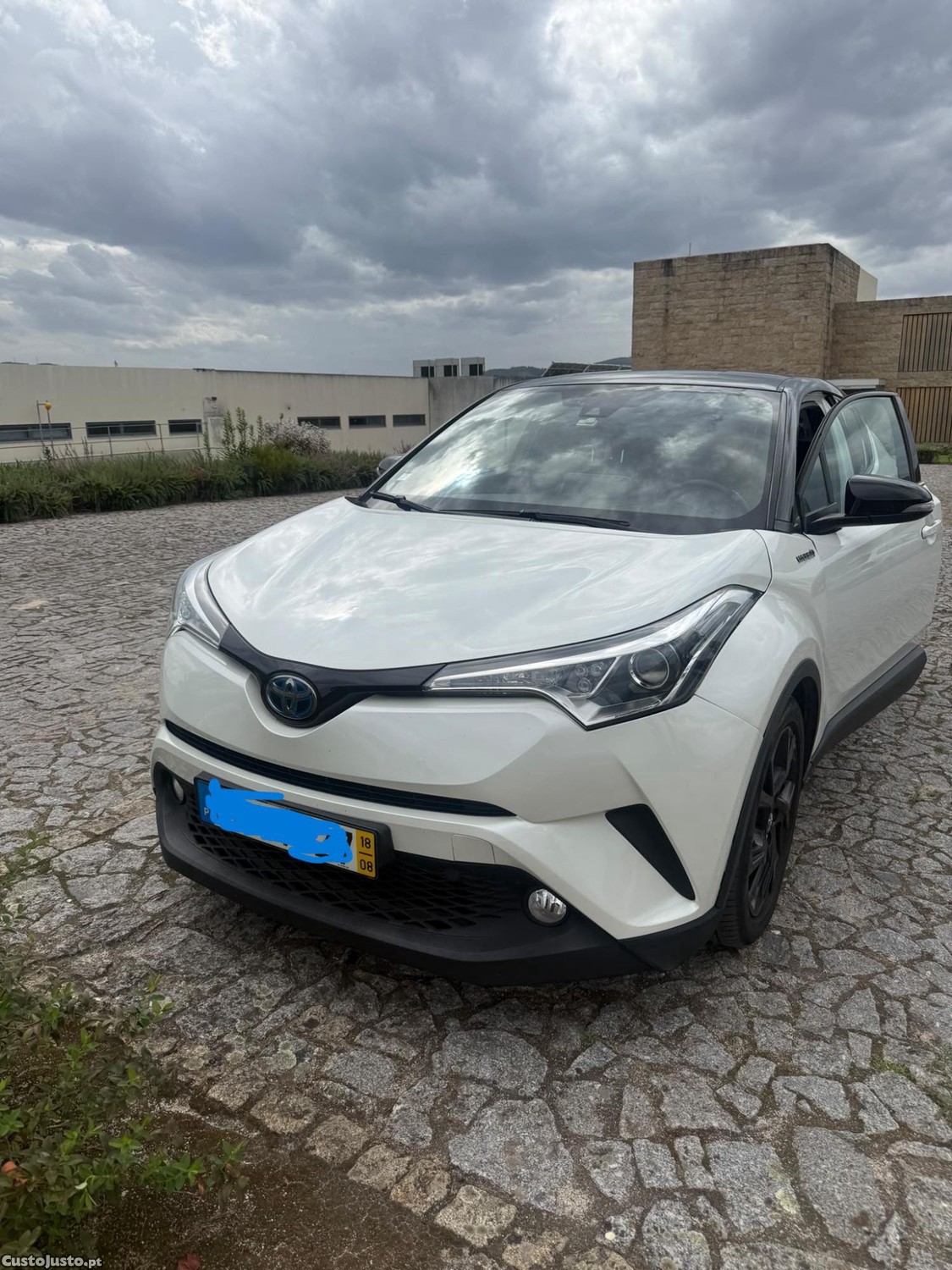 Toyota C-HR Hybrid confort + Pack Style - 18