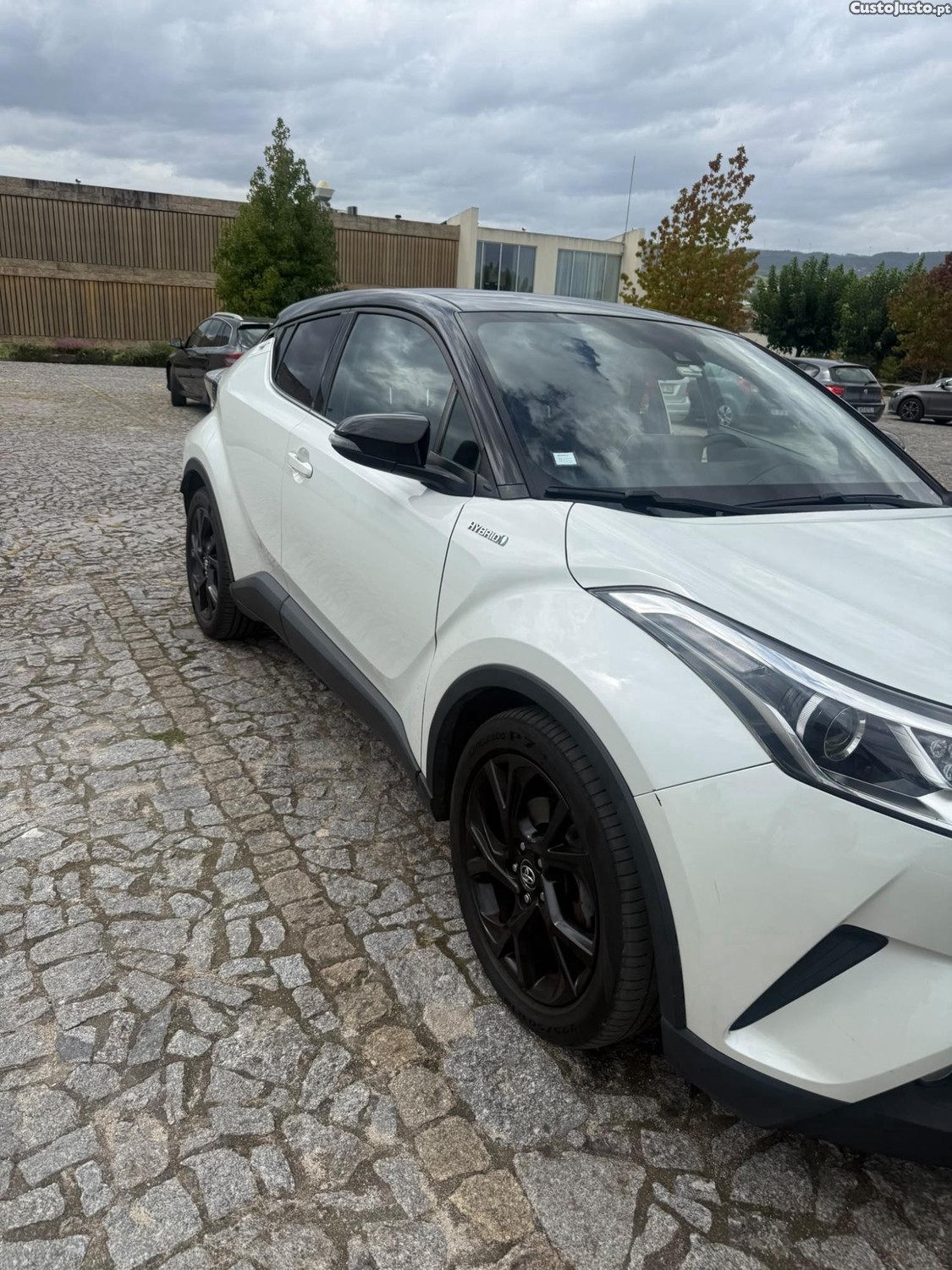 Toyota C-HR Hybrid confort + Pack Style - 18 — photo 5