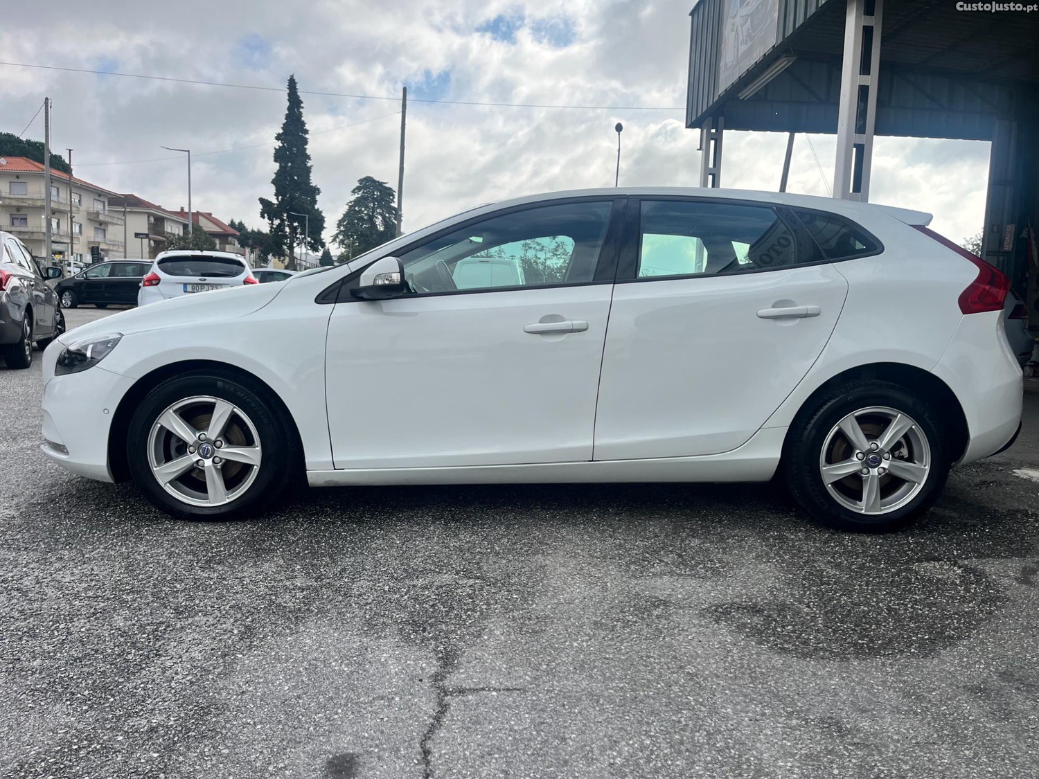 Volvo V40 2.0 D2 Kinetic - 15 — photo 4