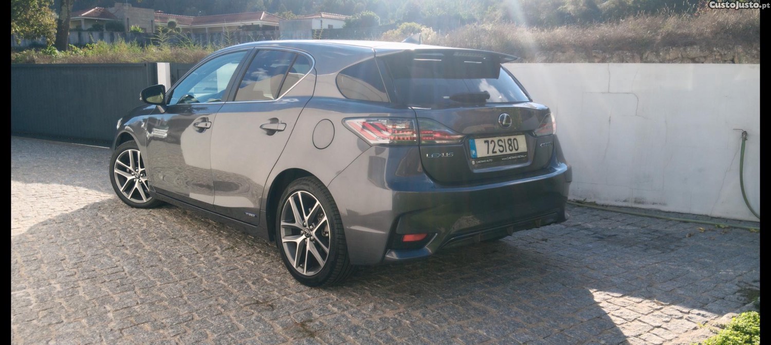 Lexus CT CT200h F-Sport+ - 17 — photo 2