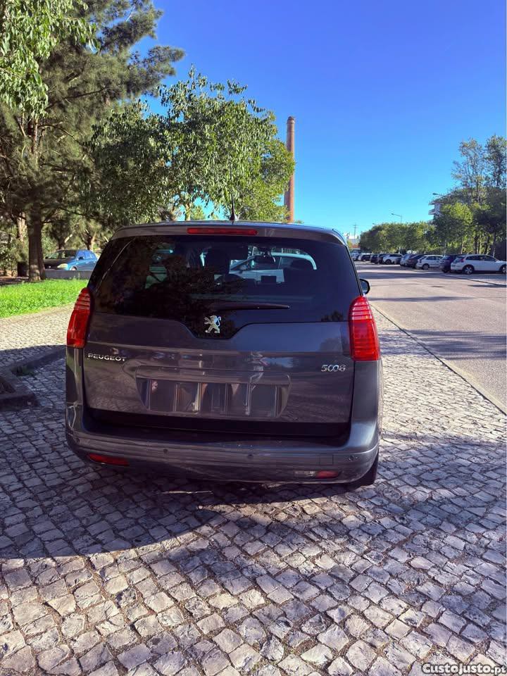 Peugeot 5008 2.0 HDi — photo 3