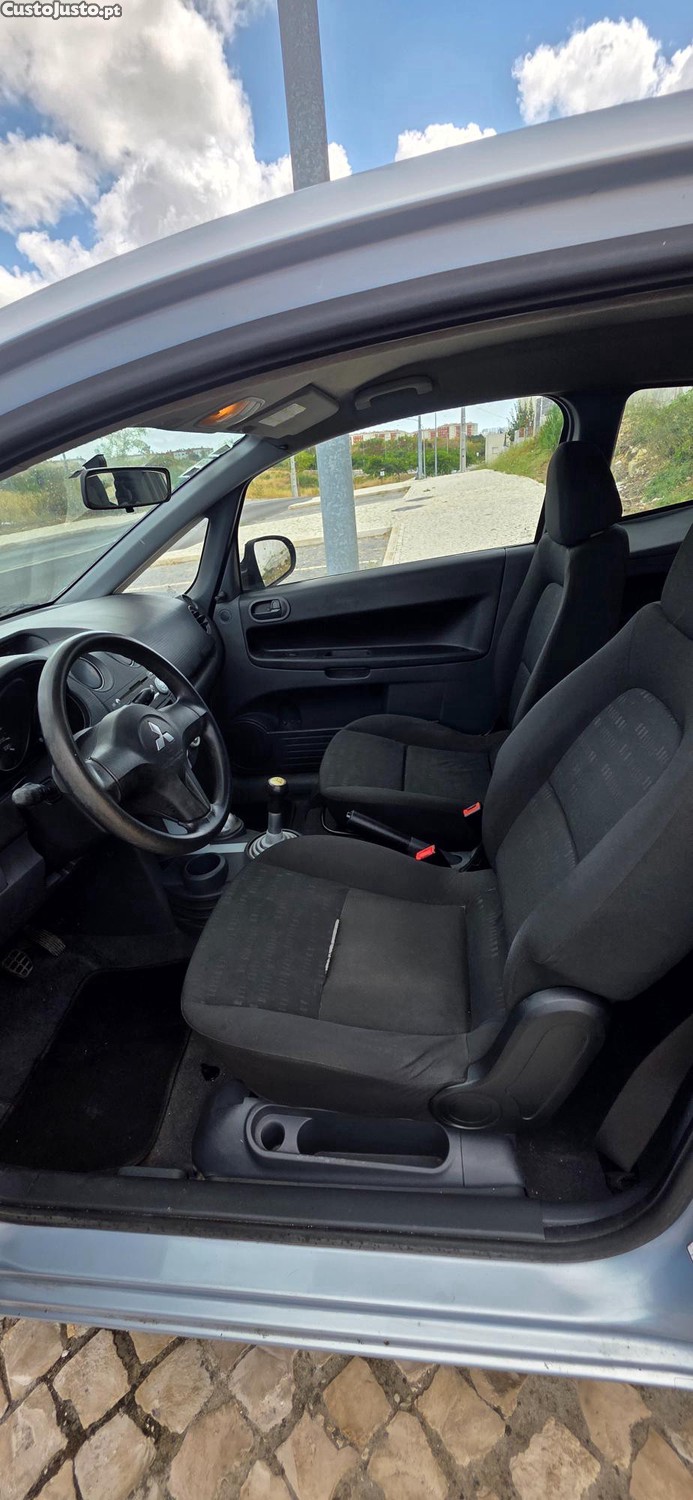 Mitsubishi Colt 1.1+AC — fotografia 8