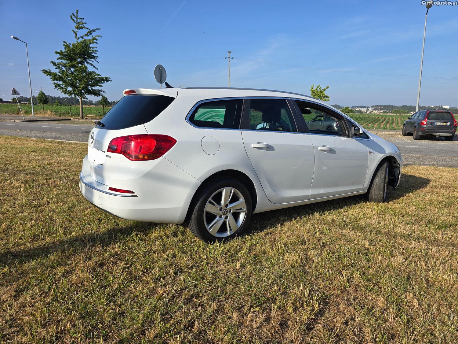Opel Astra Sports Tourer 10000km 20016 — photo 4