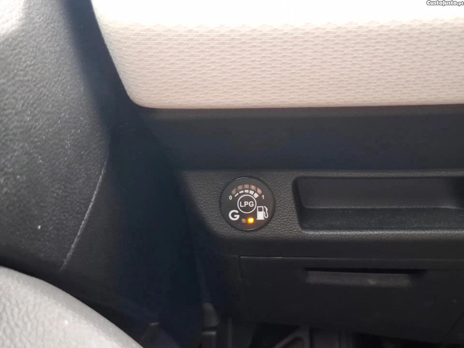 Renault Clio 1.0 TCe Evolution Bi-Fuel — fotografia 10