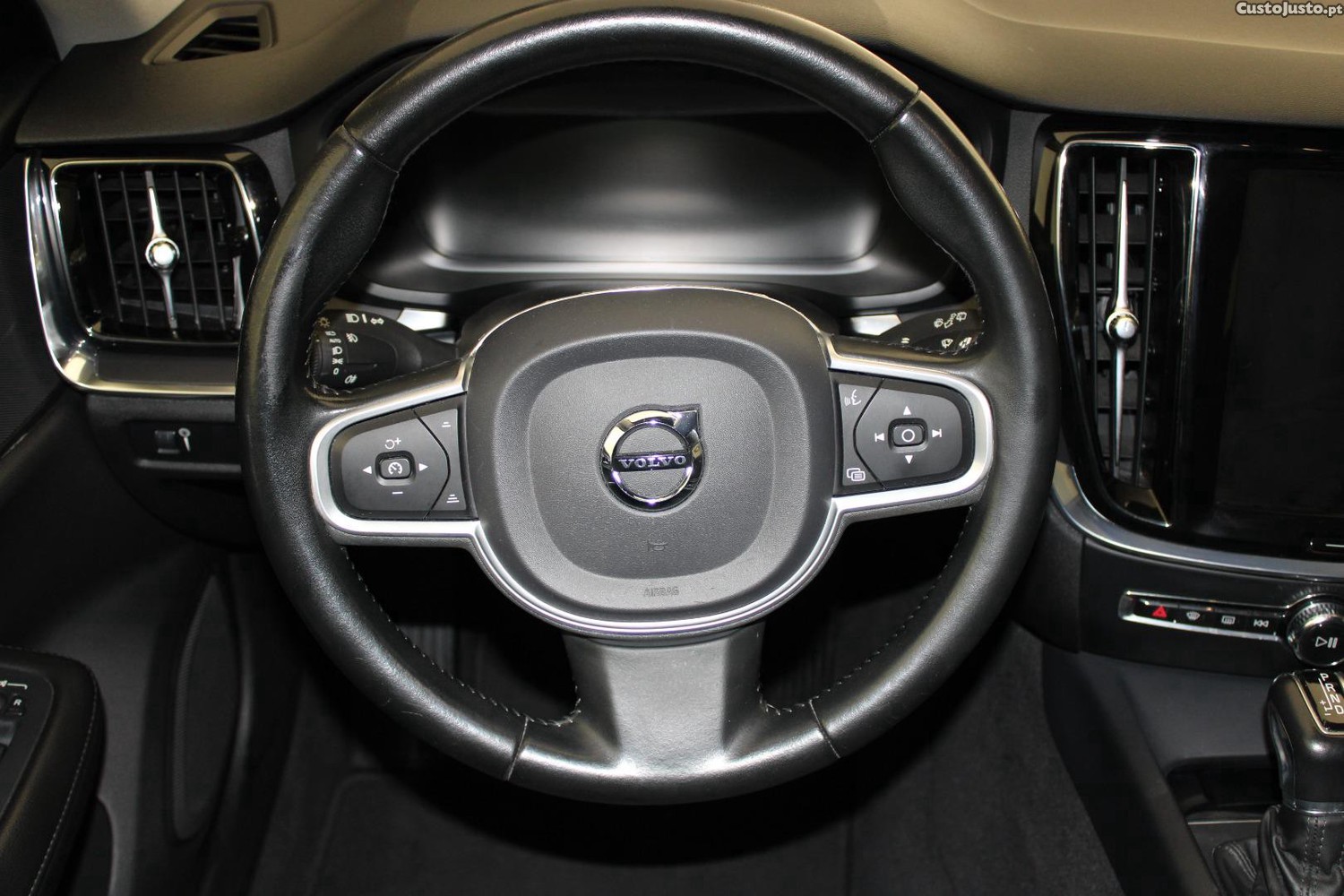 Volvo V60 2.0 D3 GEARTRONIC — fotografia 32