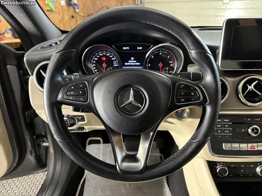 Mercedes-Benz CLA 180 d Shooting Brake — fotografia 11