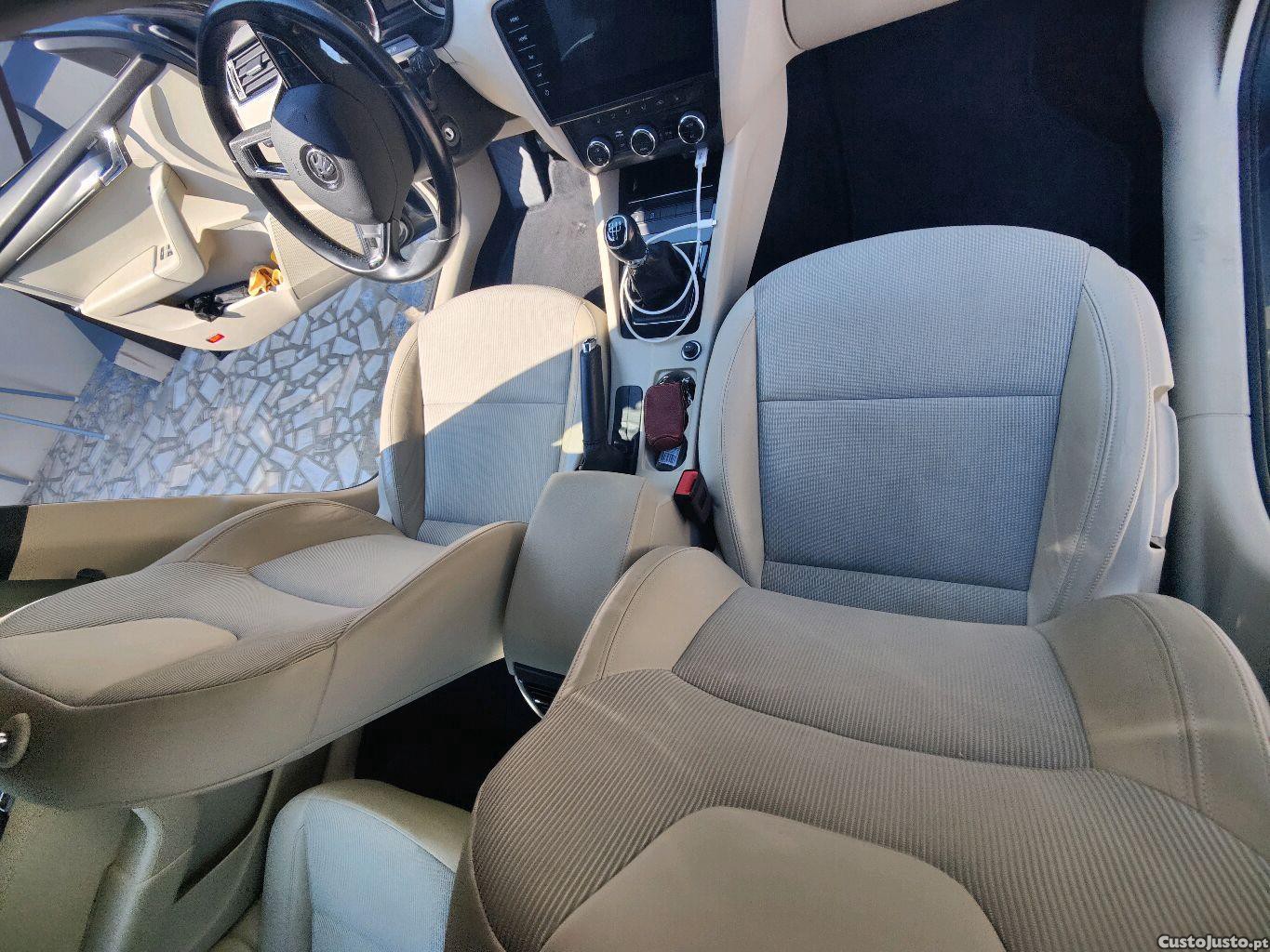 Skoda Octavia 1.6 TDI — fotografia 2