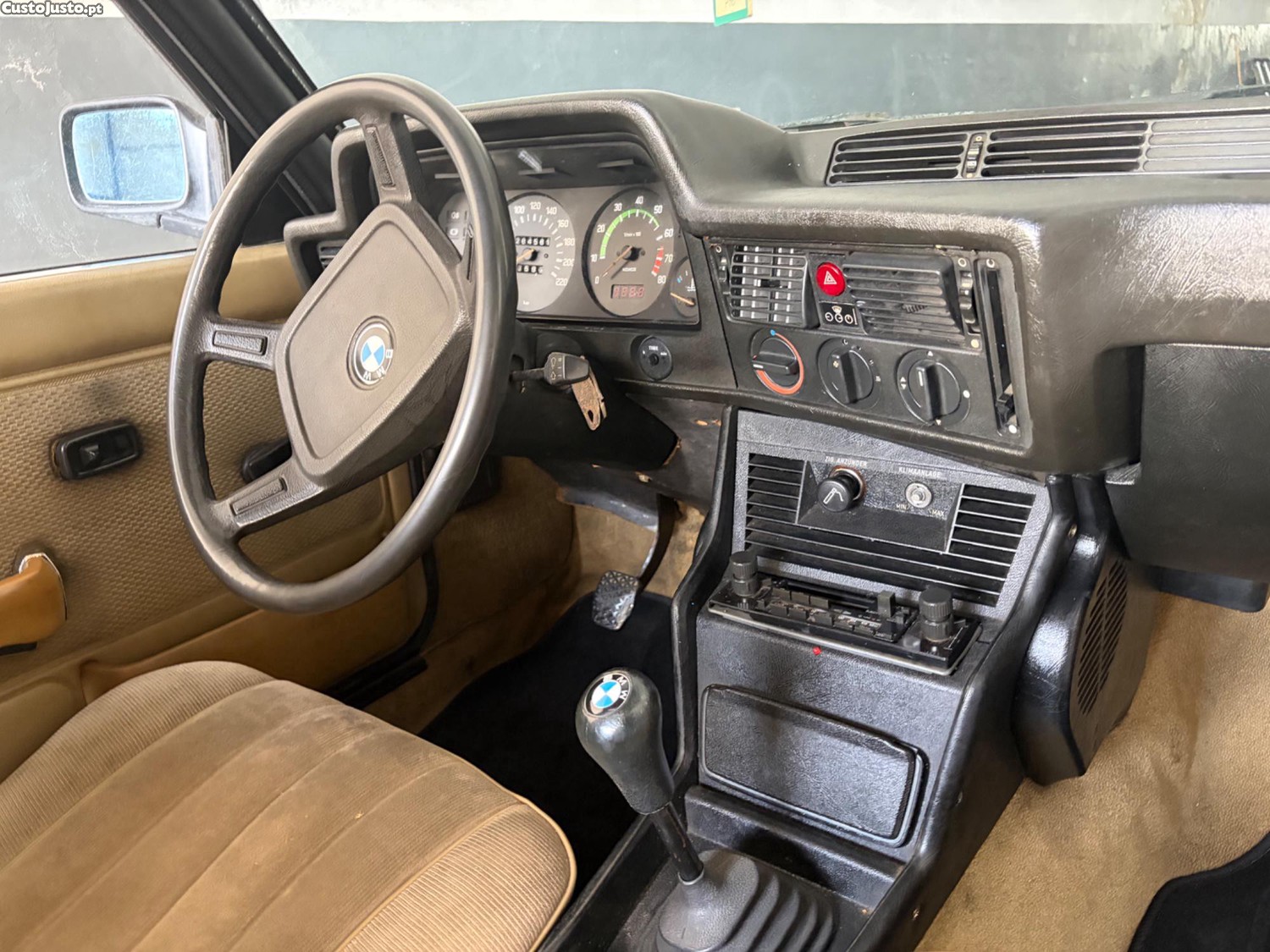 BMW 323 I — photo 4