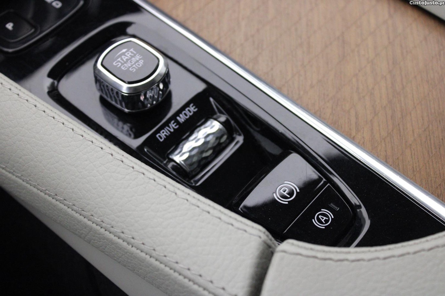Volvo V90 2.0 B4 MOMENTUM PLUS GEARTRONIC — fotografia 29