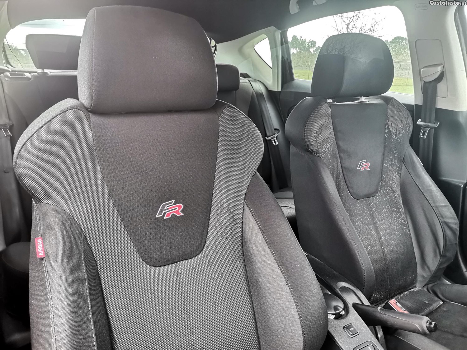 SEAT Leon 2.0 tdi FR 170cv — fotografia 3