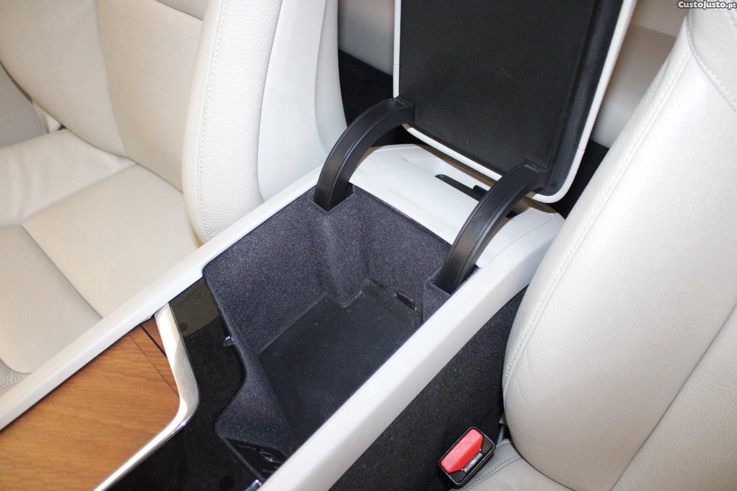 Volvo V90 2.0 B4 MOMENTUM PLUS GEARTRONIC — fotografia 20