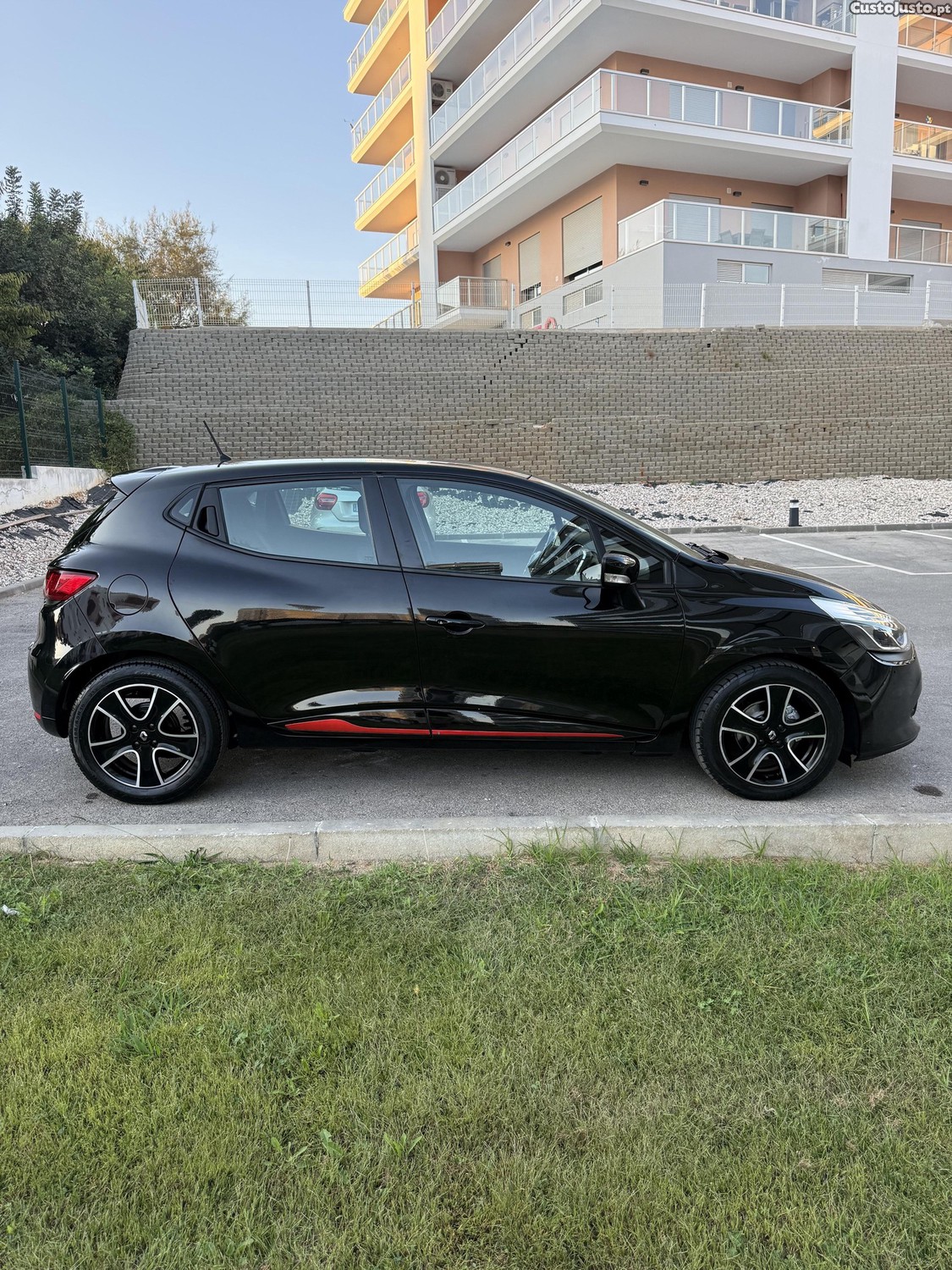 Renault Clio TCe 0.9 Gasolina  Apenas 138 mil km  Câmera de Marcha Atrás  Revisado  Bem Estimado  IPO/IUC p/  Setembro 2027 — photo 4