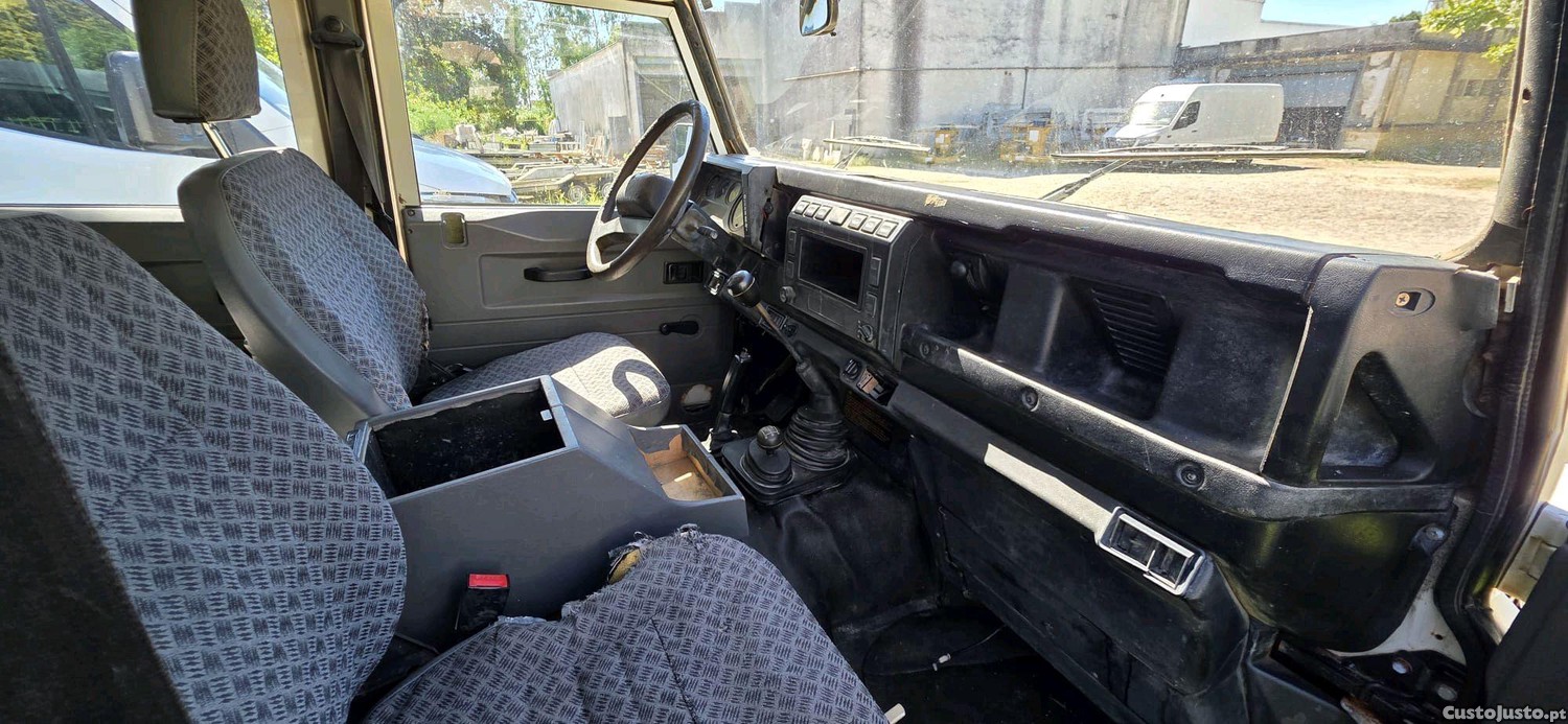 Land Rover Defender 110 td5 9 lugares - 02 foto 2
