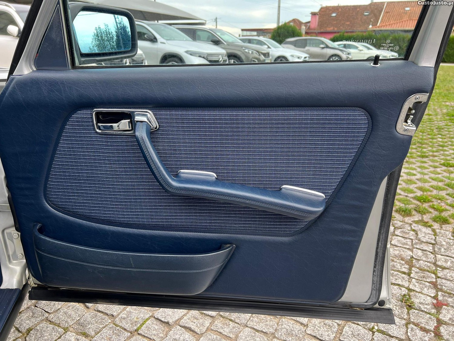 Mercedes-Benz 230 E — fotografia 7