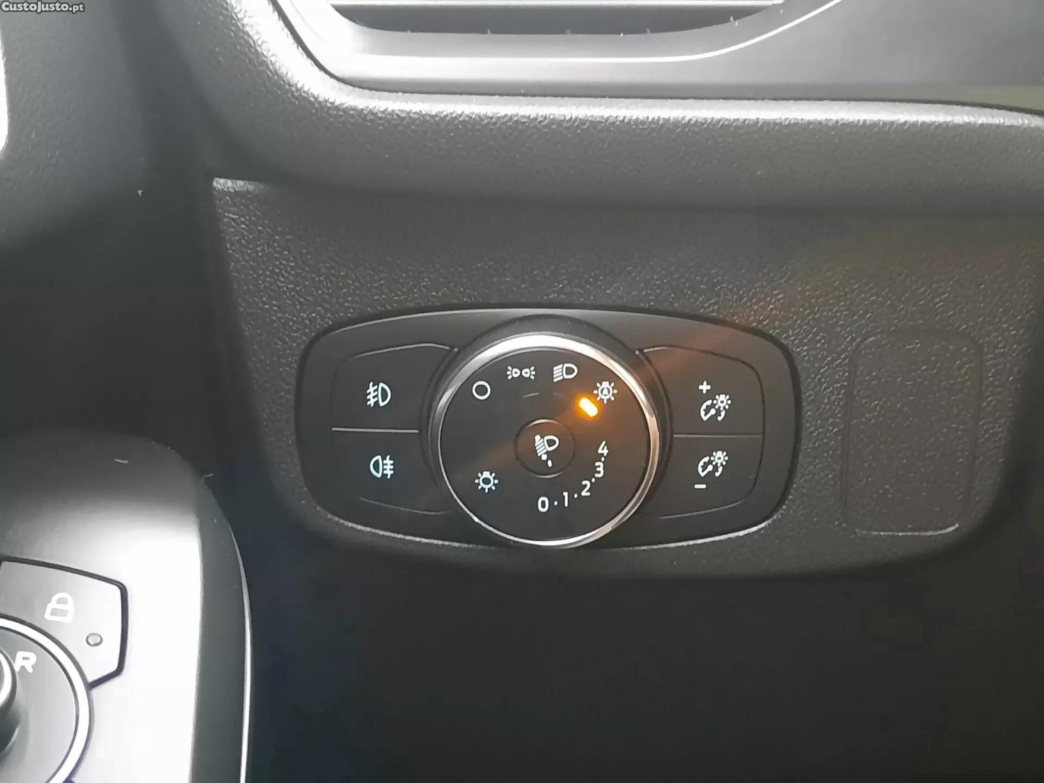 Ford Focus 1.0 EcoBoost MHEV ST-Line — fotografia 8