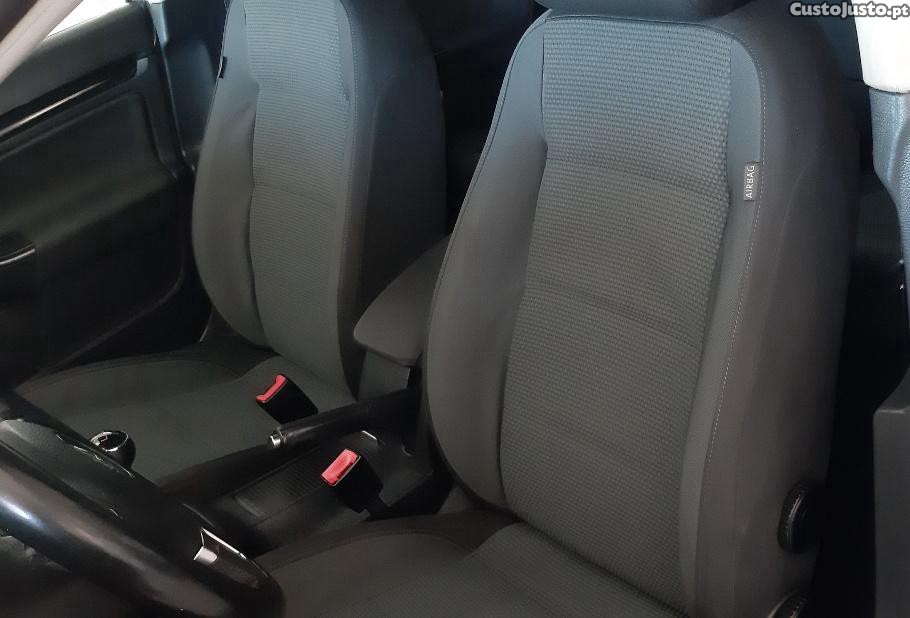 Volkswagen Golf Variant Confortline 1.6 TDI 105 CV — fotografia 8