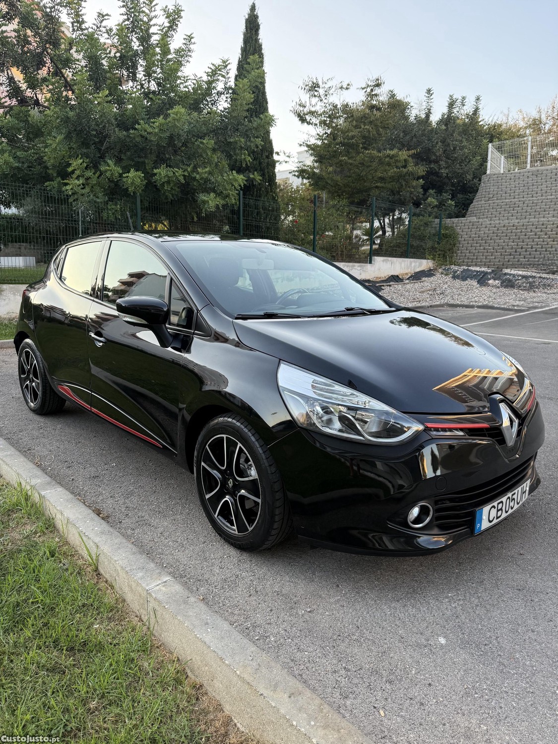 Renault Clio TCe 0.9 Gasolina  Apenas 138 mil km  Câmera de Marcha Atrás  Revisado  Bem Estimado  IPO/IUC p/  Setembro 2027 — photo 2