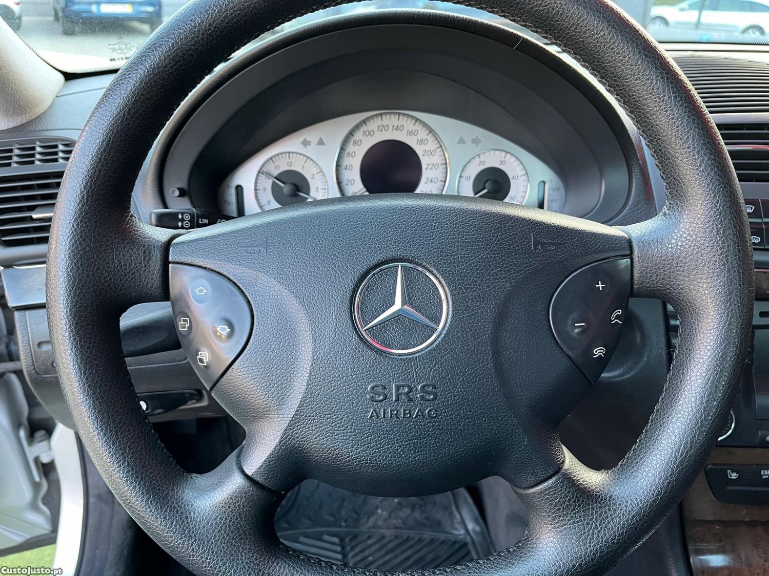 Mercedes-Benz Classe E 2.7 Diesel | Cx. Aut. — fotografia 6