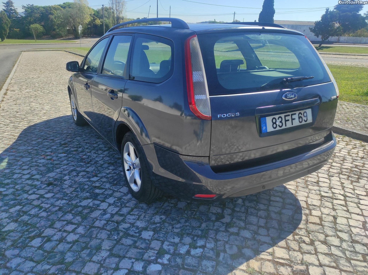 Ford Focus SW 1.6 TDCI — fotografia 13