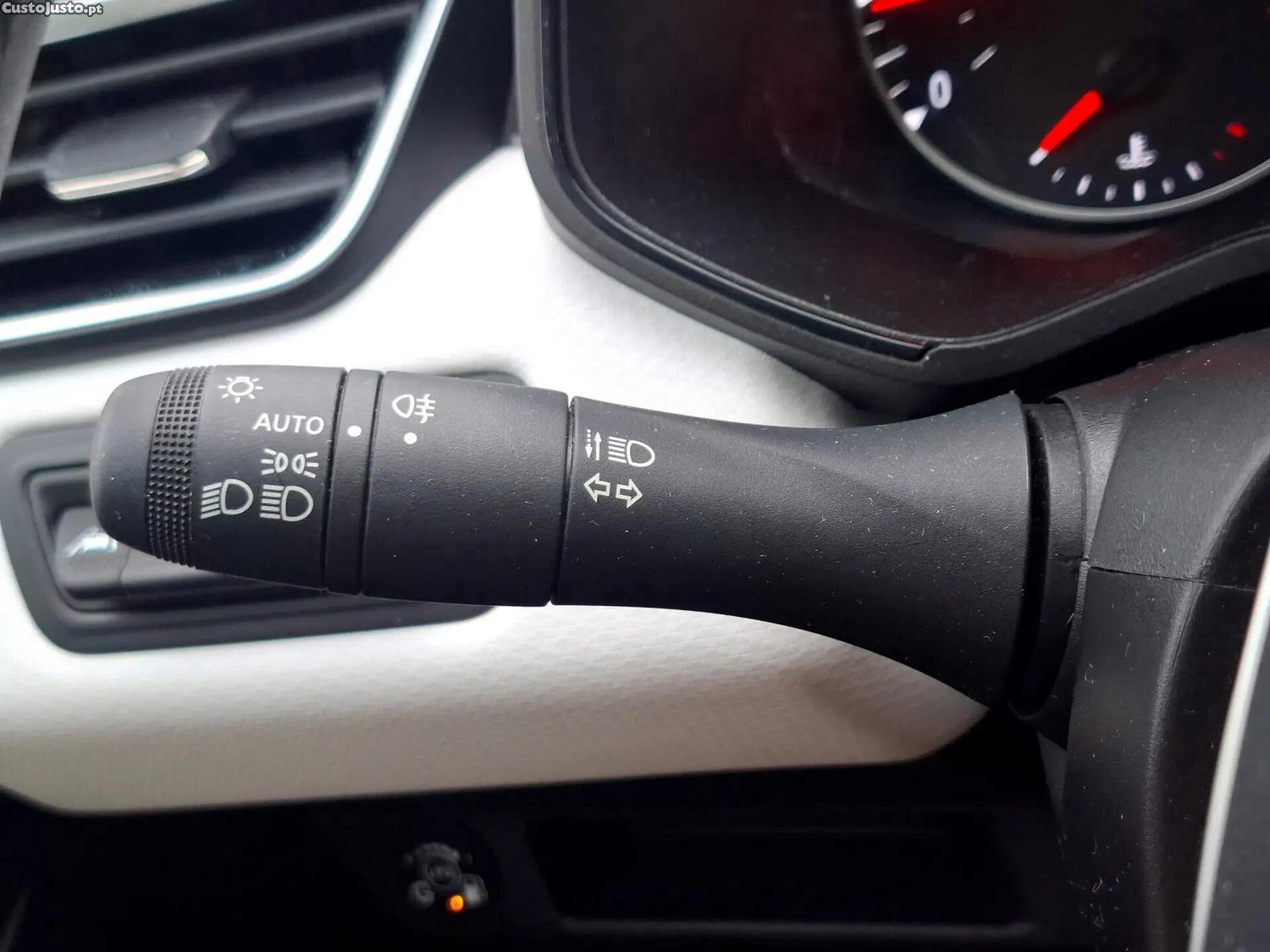 Renault Clio 1.0 TCe Evolution Bi-Fuel — fotografia 9