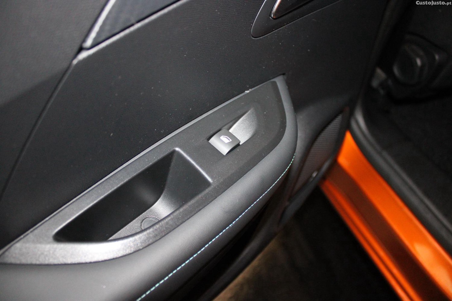 Peugeot e-2008 ALLURE PACK (AUTO) — fotografia 7