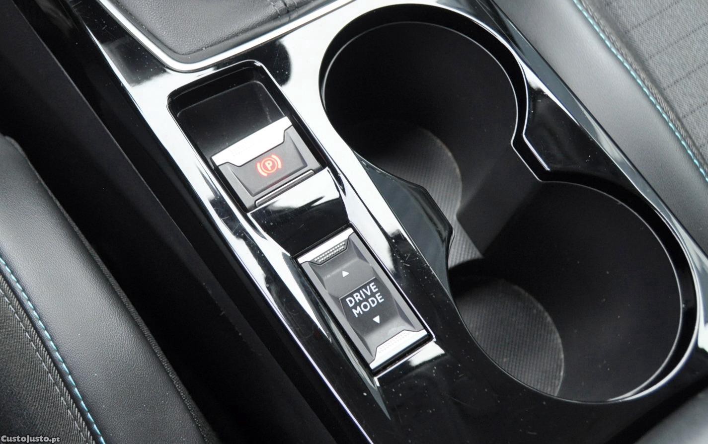 Peugeot 2008 1.2 Allure — fotografia 3
