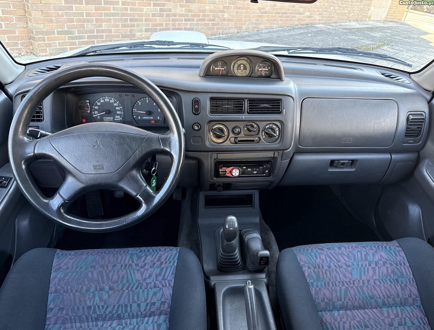 Mitsubishi Pajero SportWagon 2.5TD 4x4 — fotografia 4