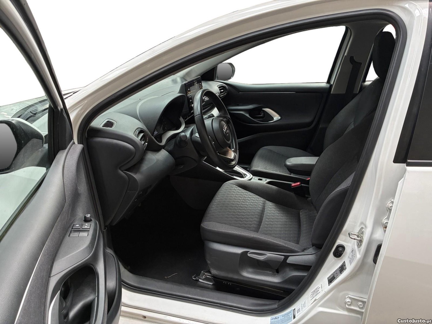 Toyota Yaris 1.5 HDF Dynamic - 23 — photo 3