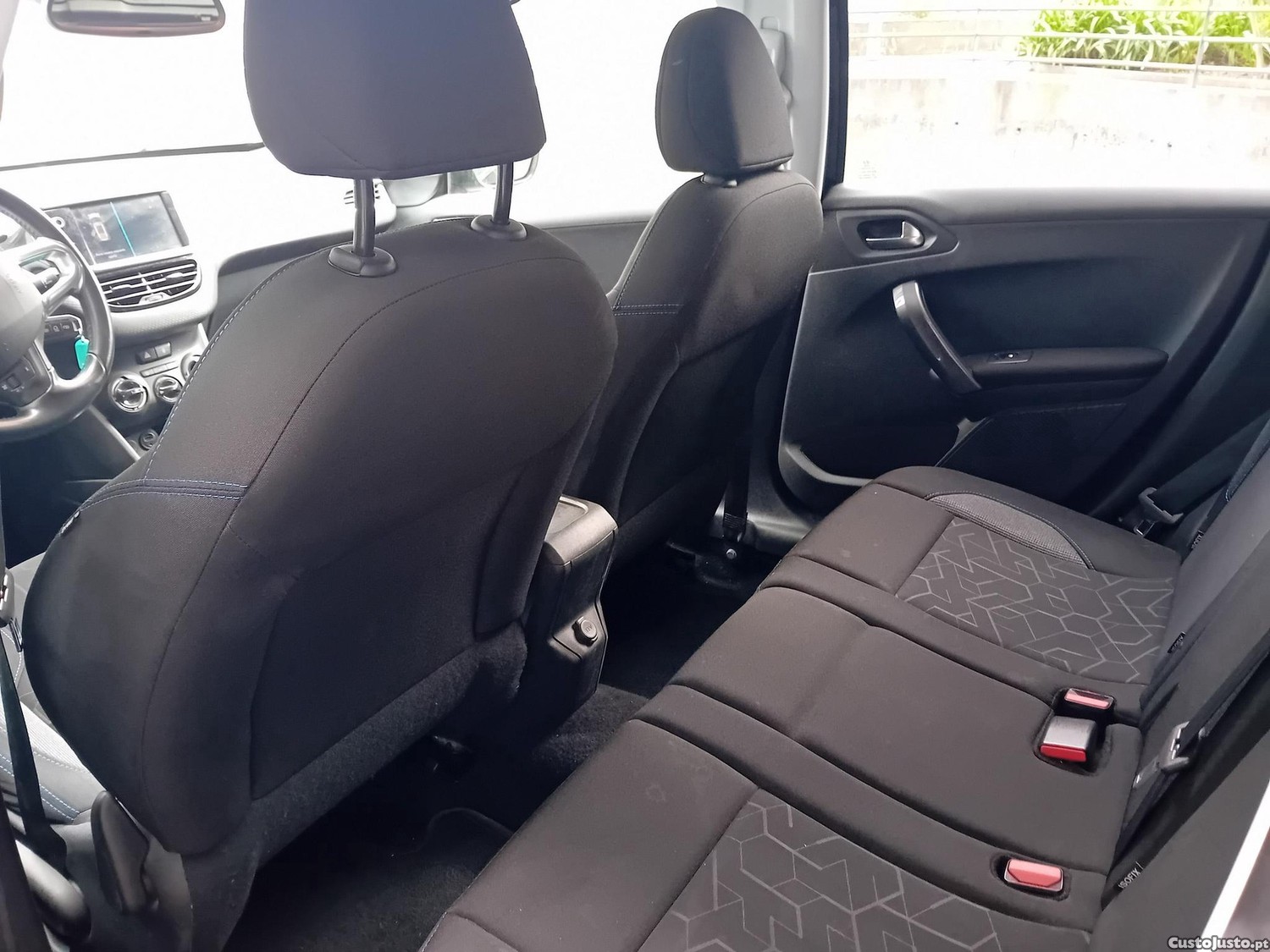 Peugeot 2008 1.2 PureTech Style — fotografia 4