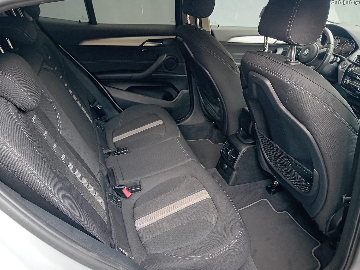 BMW X2 18 d sDrive Auto Advantage — fotografia 8