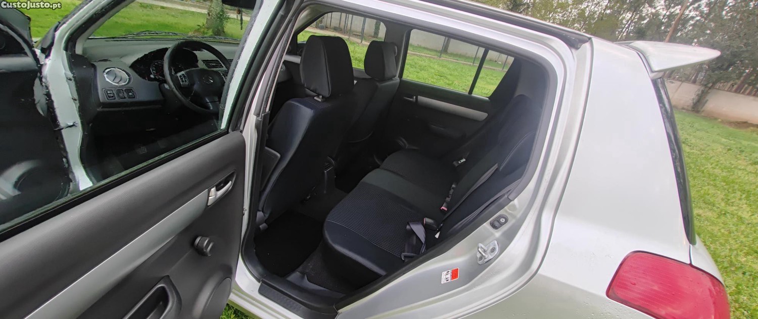 Suzuki Swift — fotografia 2