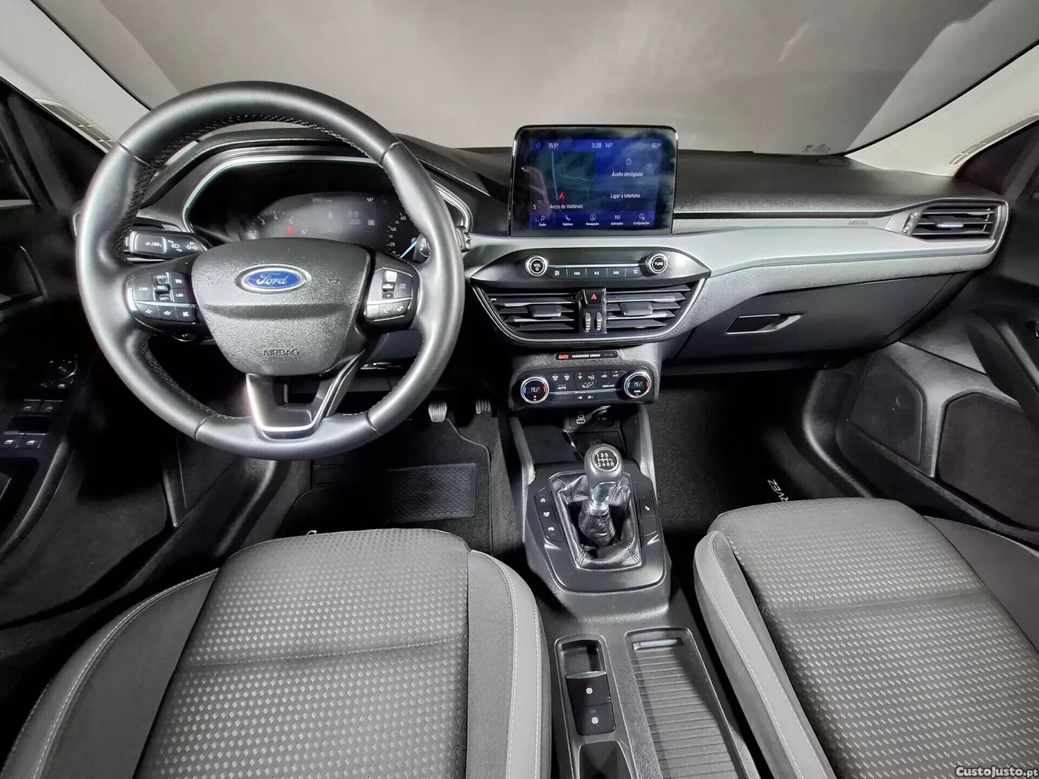 Ford Focus 1.0 EcoBoost MHEV Titanium — fotografia 3