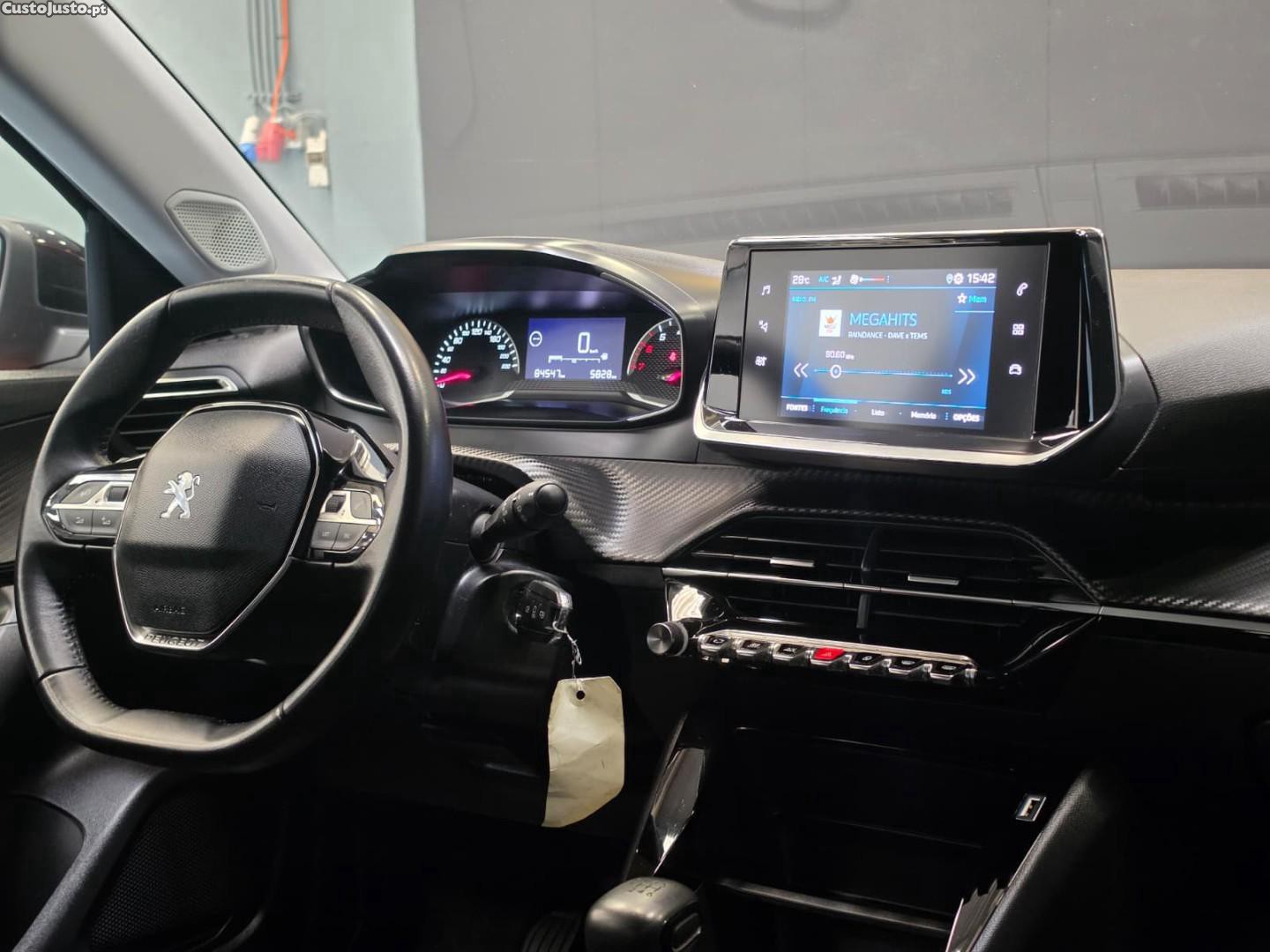 Peugeot 2008 PureTech 100 Active — fotografia 10