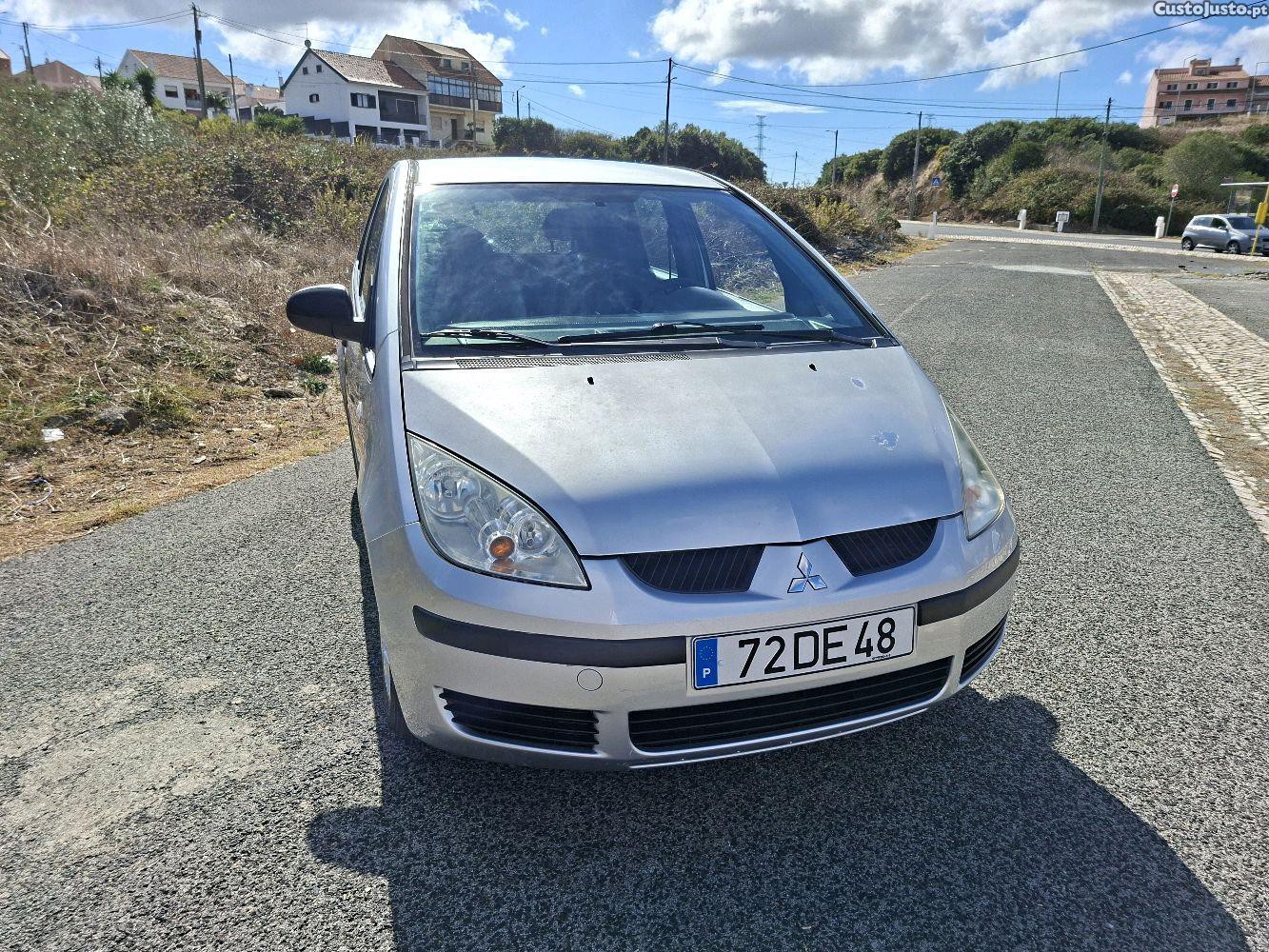 Mitsubishi Colt 1.1i Invite 75cv 2007 - 07 foto 2