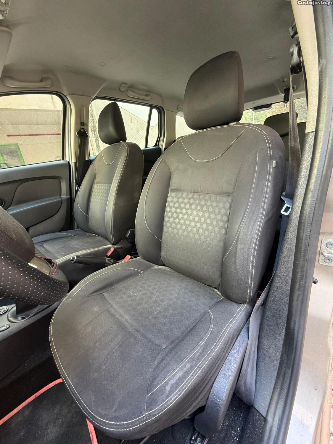 Dacia Logan 1.2 gasolina e GPL — fotografia 5