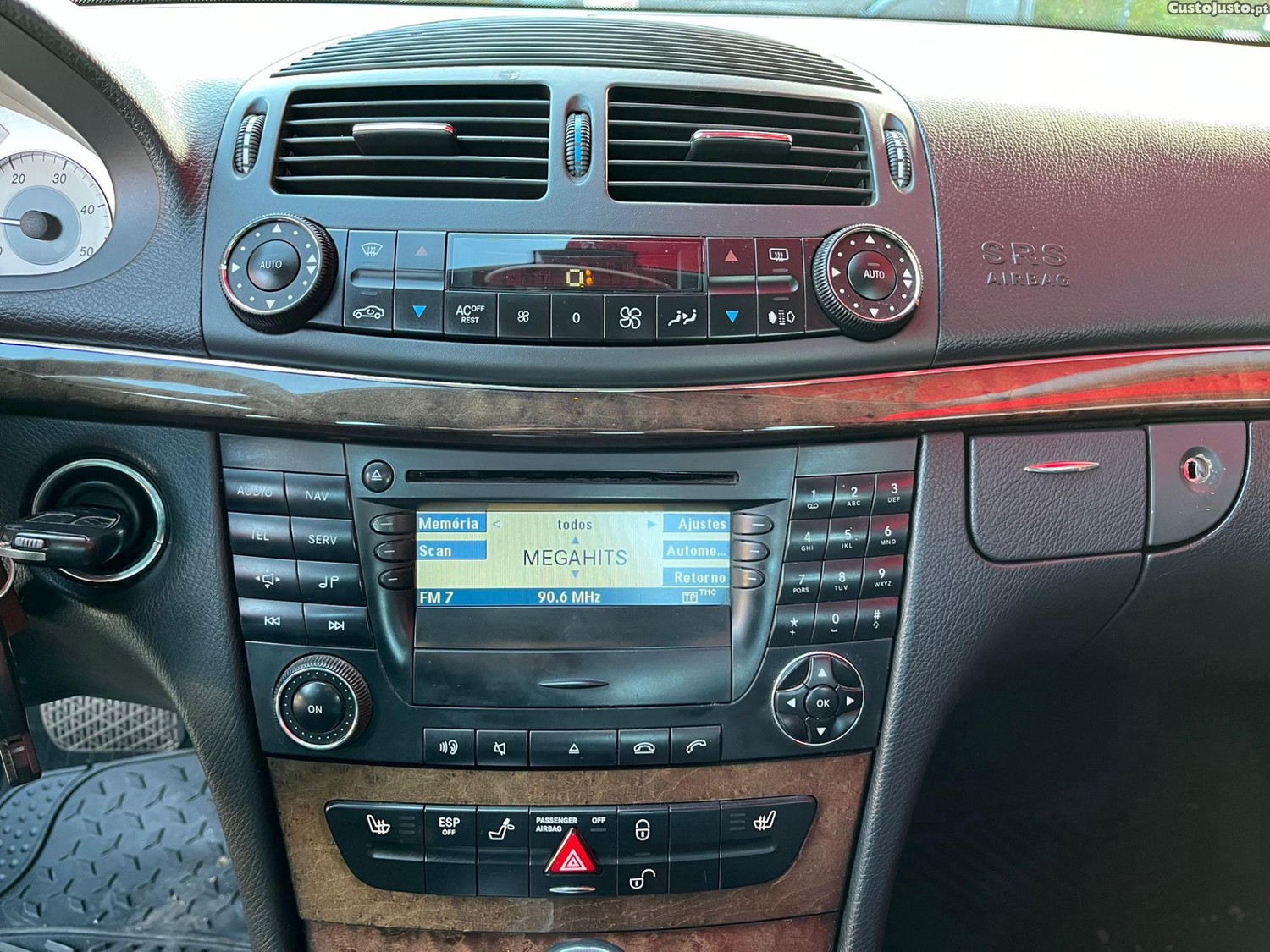 Mercedes-Benz Classe E 2.7 Diesel | Cx. Aut. — fotografia 5
