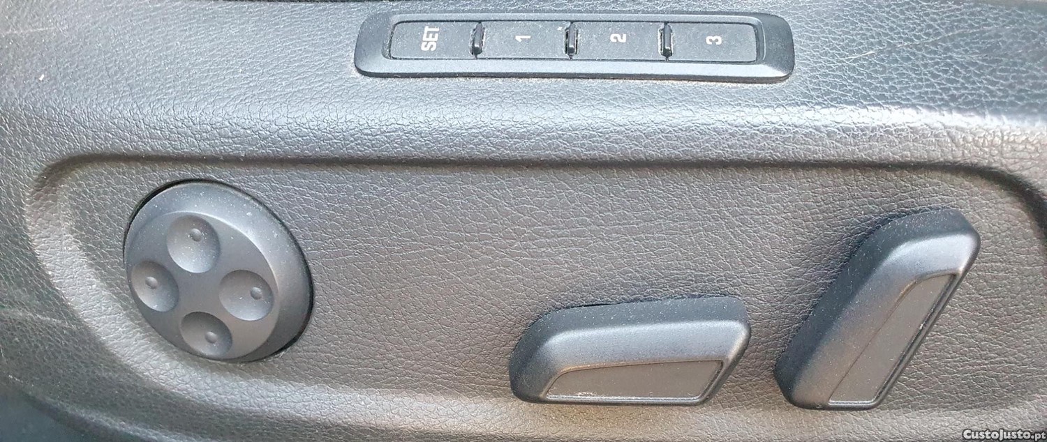 VW Passat CC 2.0 TDI 170 DSG - 09 — photo 4
