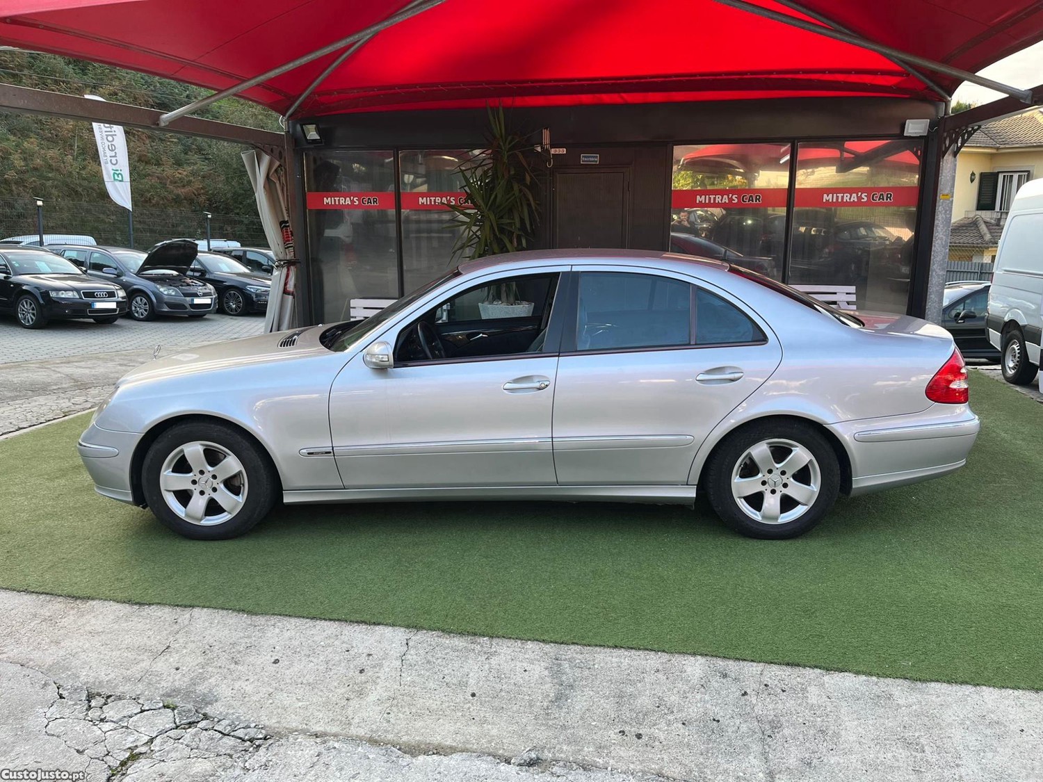 Mercedes-Benz Classe E 2.7 Diesel | Cx. Aut. — fotografia 23