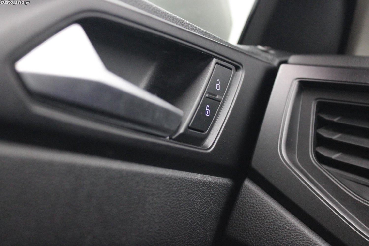 Volkswagen Taigo 1.0 TSI LIFE — fotografia 8