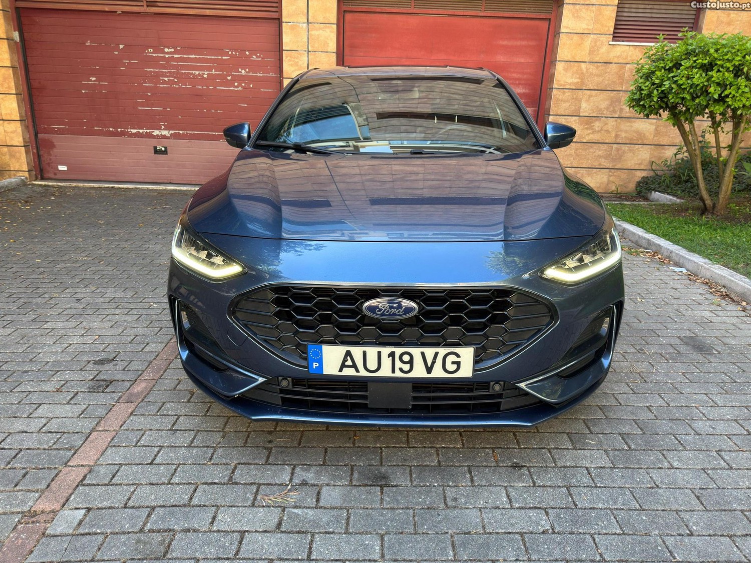 Ford Focus 1.0 Ecoboost Hybrid ST-Line — fotografia 18