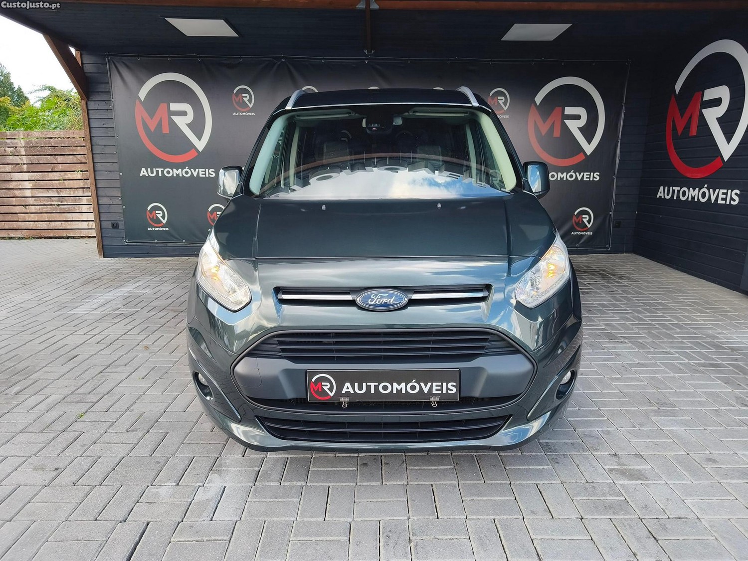 Ford Tourneo Grand 1.5 TDCi Titanium — photo 3