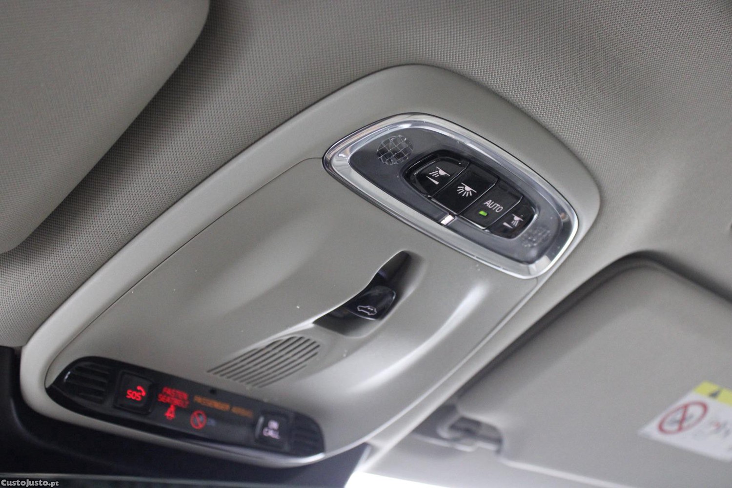 Volvo V90 2.0 B4 MOMENTUM PLUS GEARTRONIC — fotografia 26
