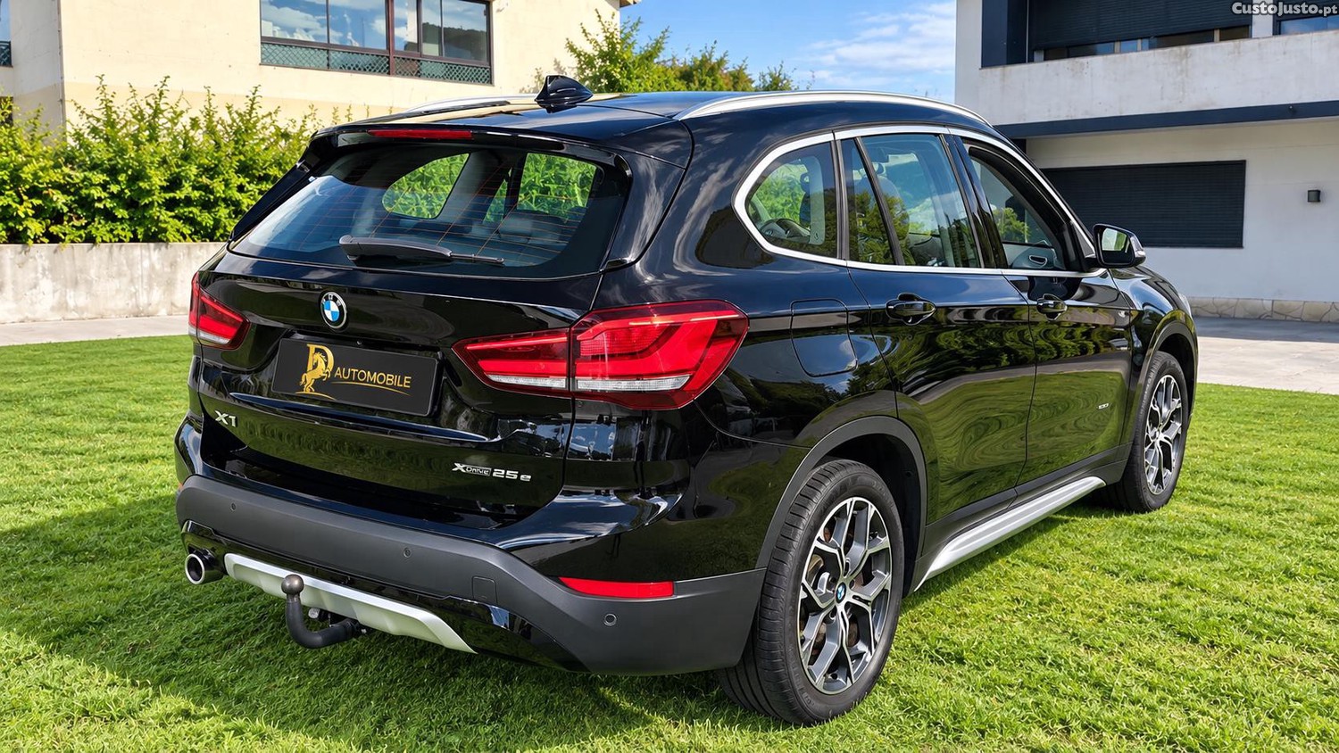 BMW X1 25 e xDrive xLine — fotografia 8