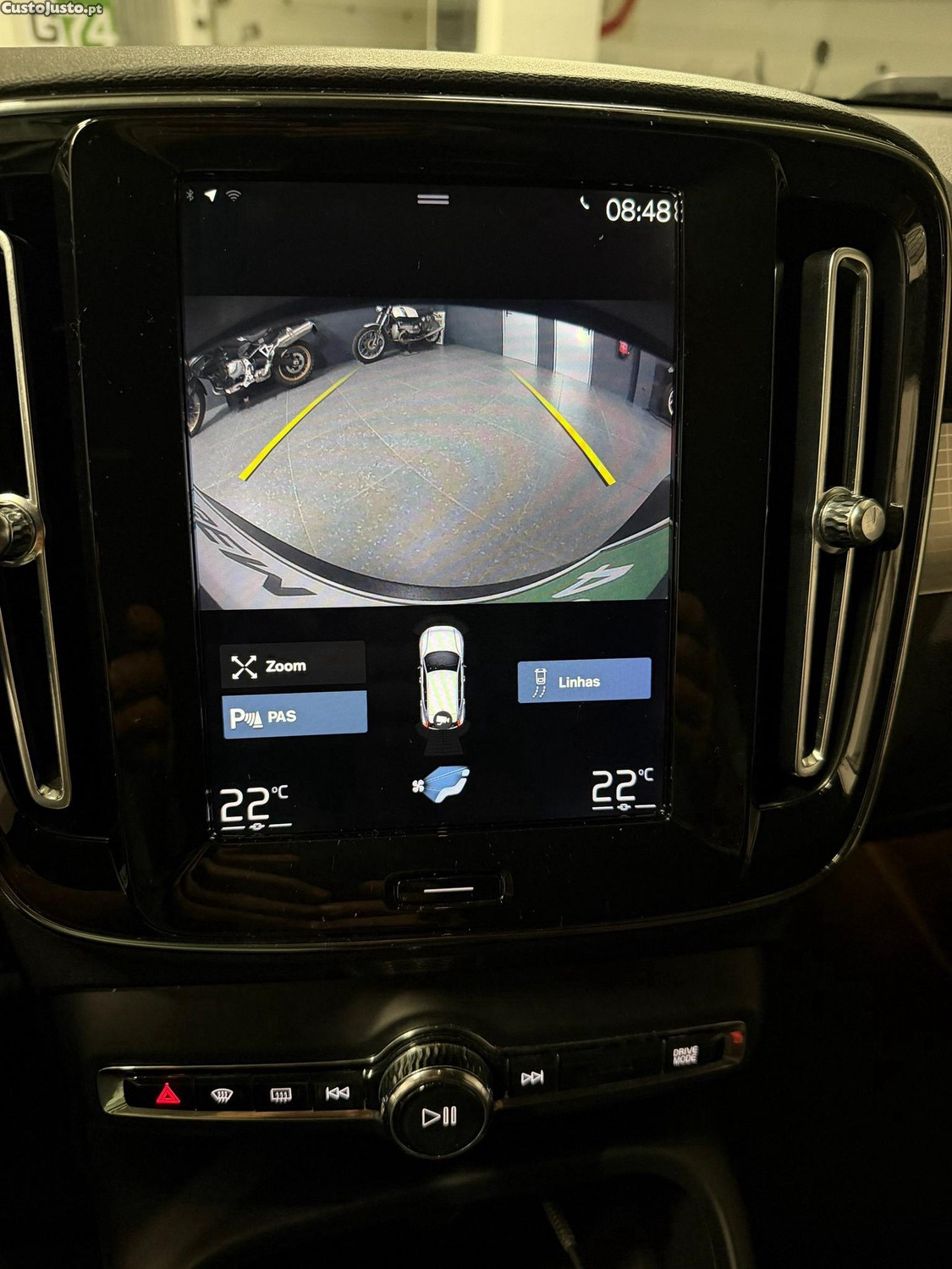 Volvo XC40 2.0 D3 - 21 — photo 4