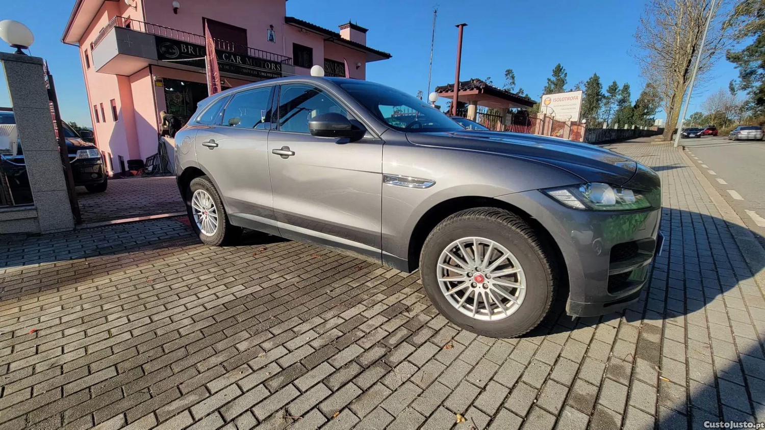 Jaguar F-Pace 3.0 v6 awd -elegance - 18 — photo 2