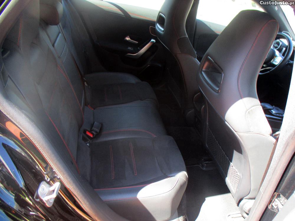 Mercedes-Benz CLA 180 d Shooting Brake AMG Line — fotografia 4