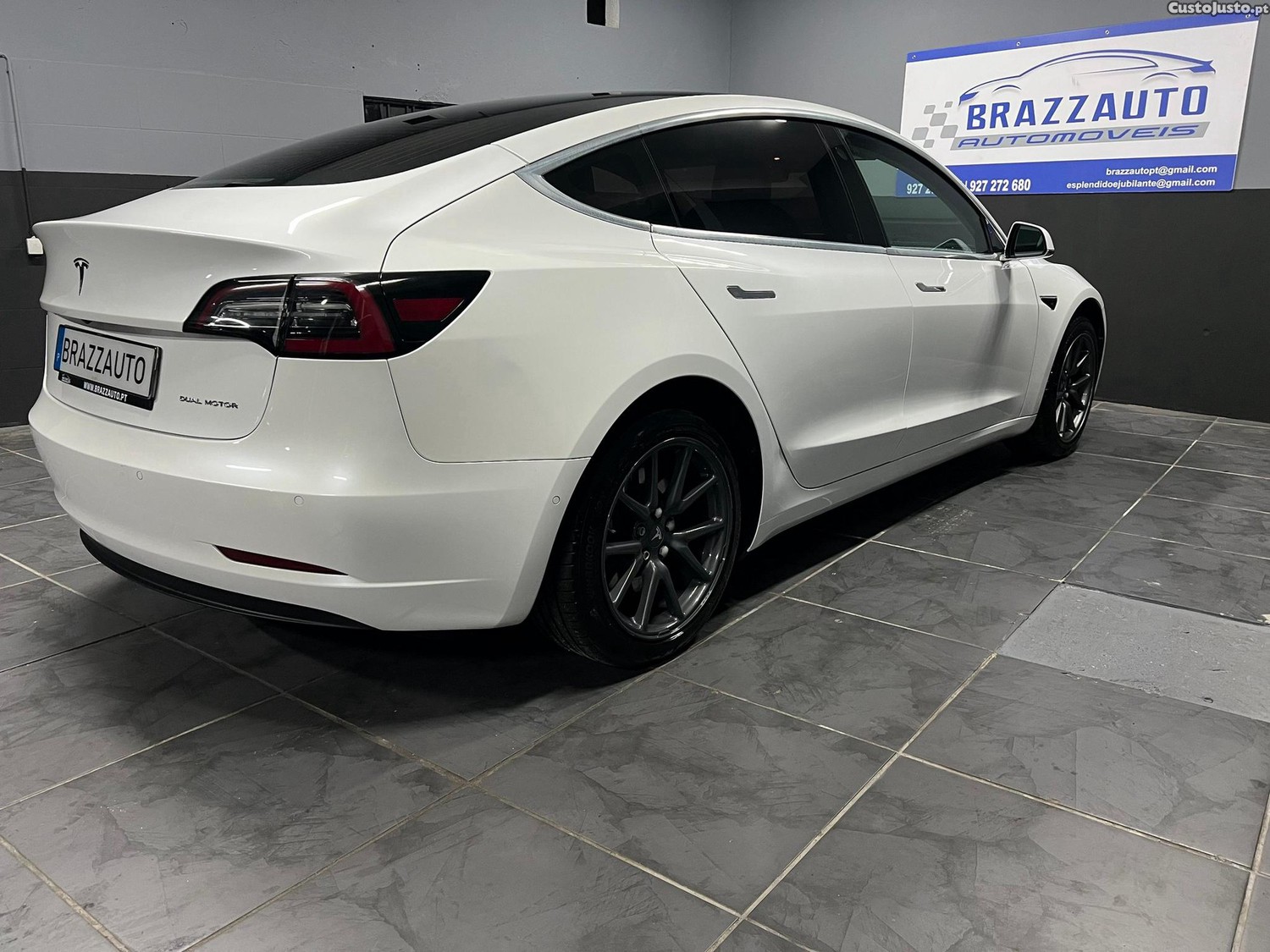 Tesla Model 3 Long-Range Dual Motor AWD — fotografia 13