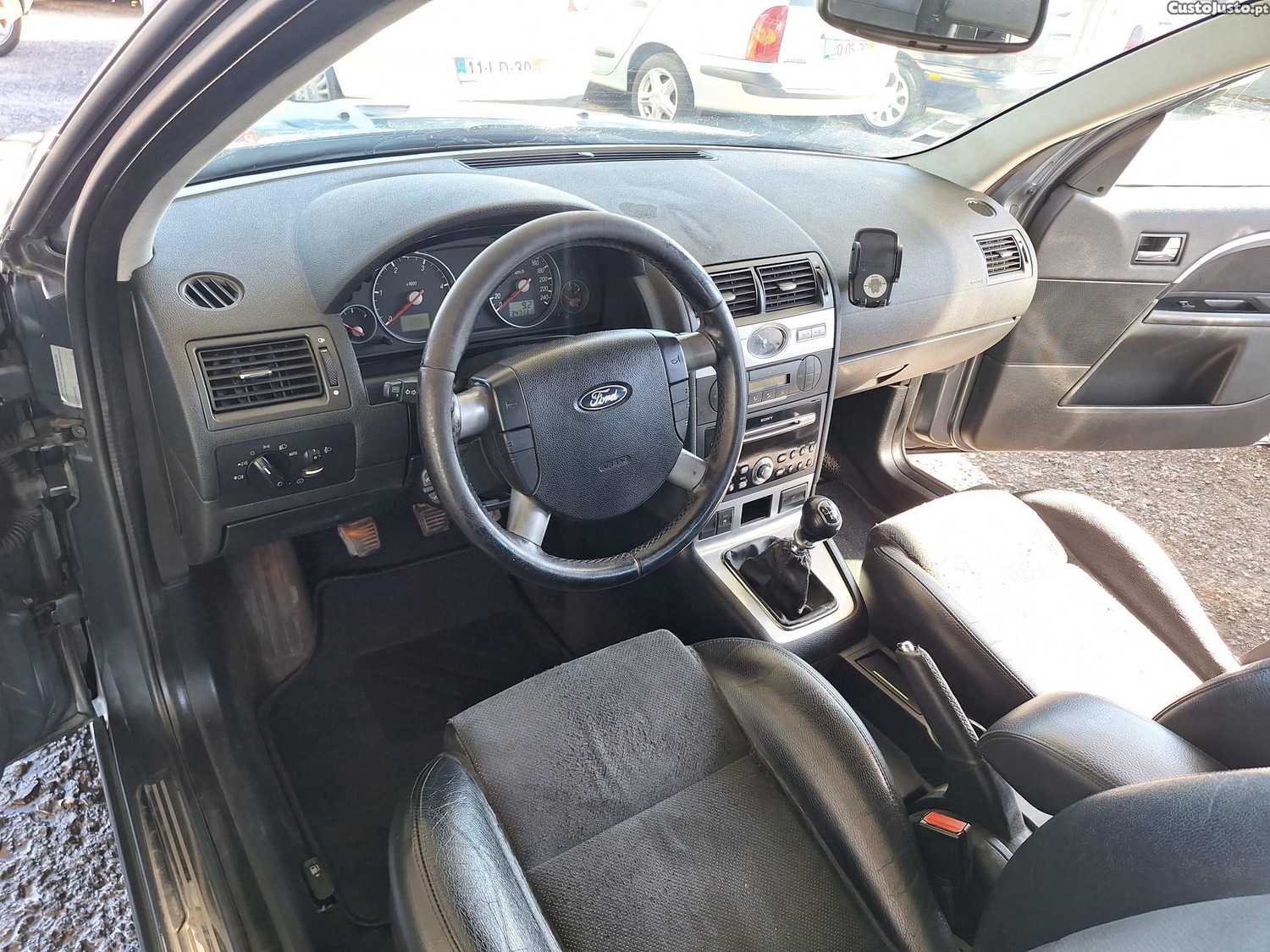 Ford Mondeo SW 2.0 TDCi Sport — fotografia 15